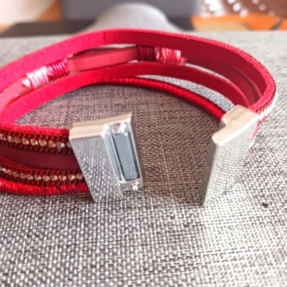 Red Rhinestone Cuff - Pre-loved (7") - Picture 3 of 3